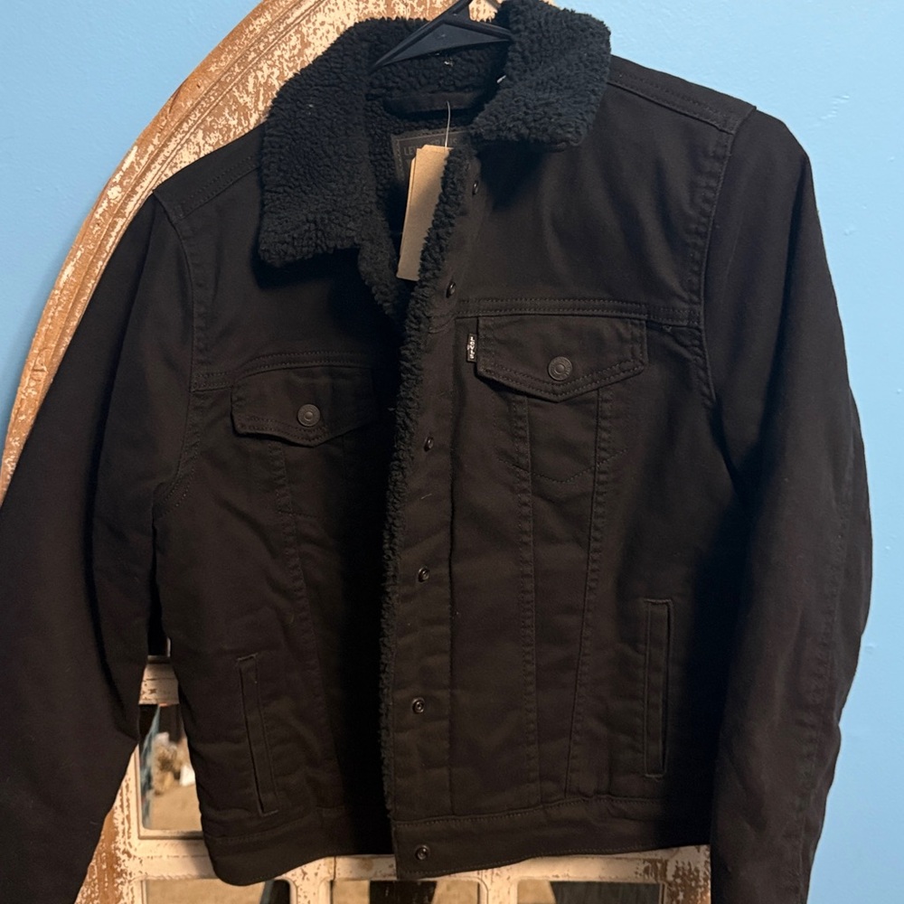 Levi’s Sherpa Trucker Jacket!Just purchased online,was a little tight on me.